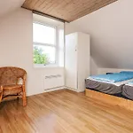 12 Person In Bredebro-by Traum *