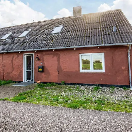 12 Person In Bredebro-by Traum