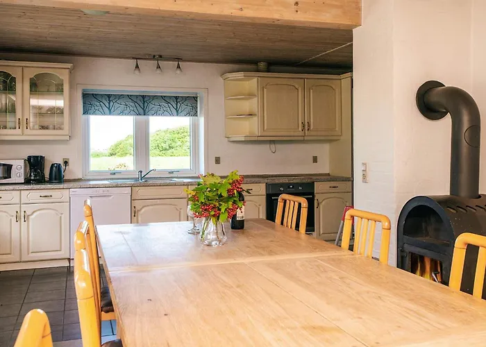 12 Person In Bredebro-by Traum * Bredebro