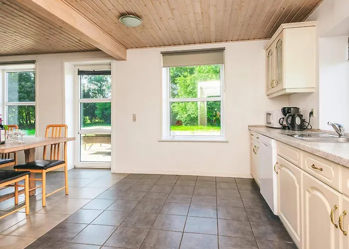 12 Person In Bredebro-by Traum Bredebro