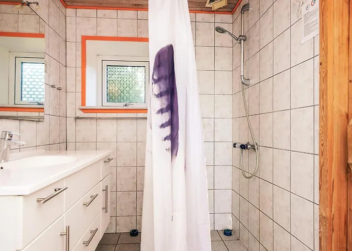 12 Person In Bredebro-by Traum *